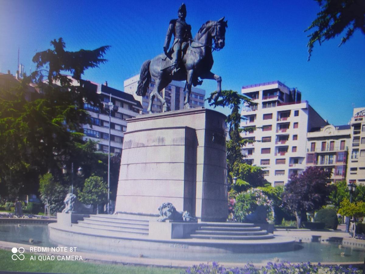 Gonzalo De Berceo 15 " Calidad-Sobrio" And " Free Private Parking " Logroño Exterior foto